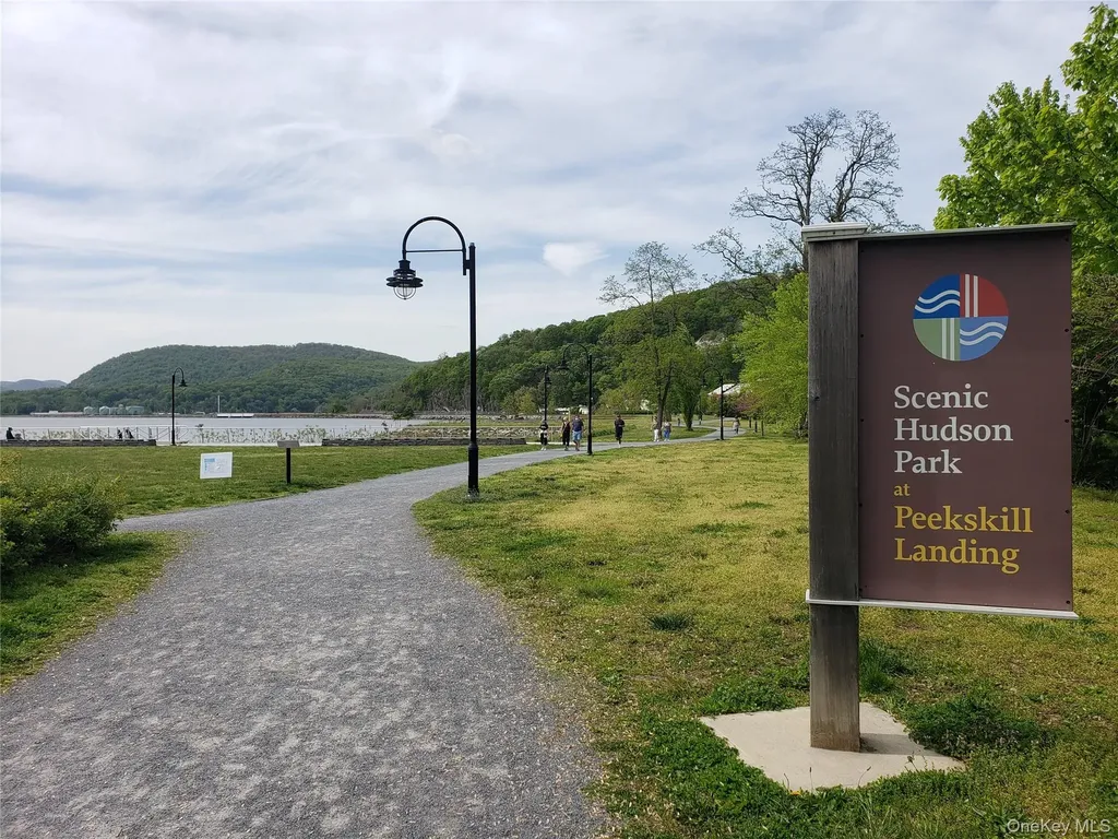 204 Mallard Way Peekskill NY 10566