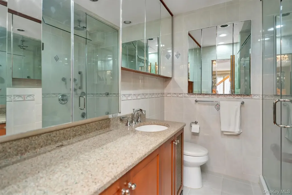 34 W 2nd Street Freeport NY 11520