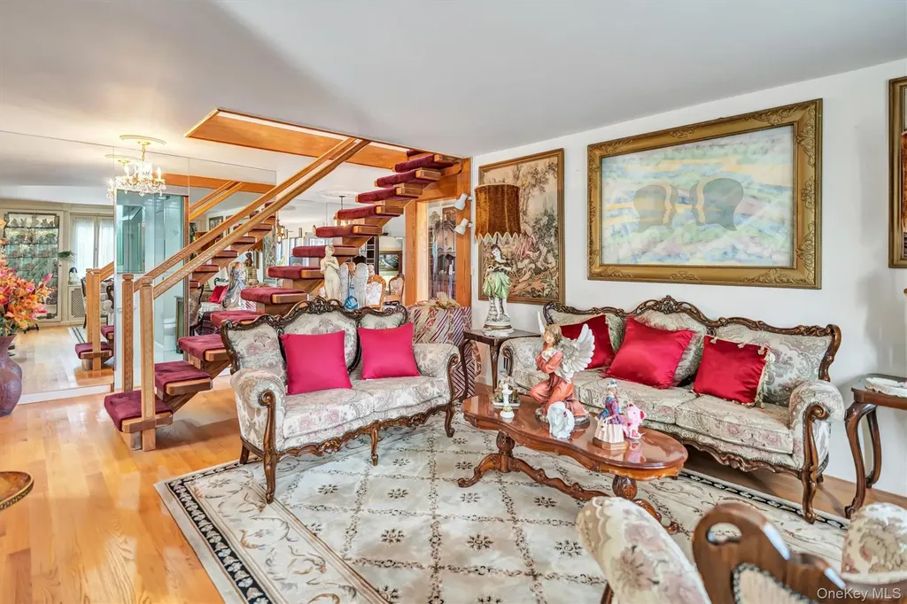 34 W 2nd Street Freeport NY 11520