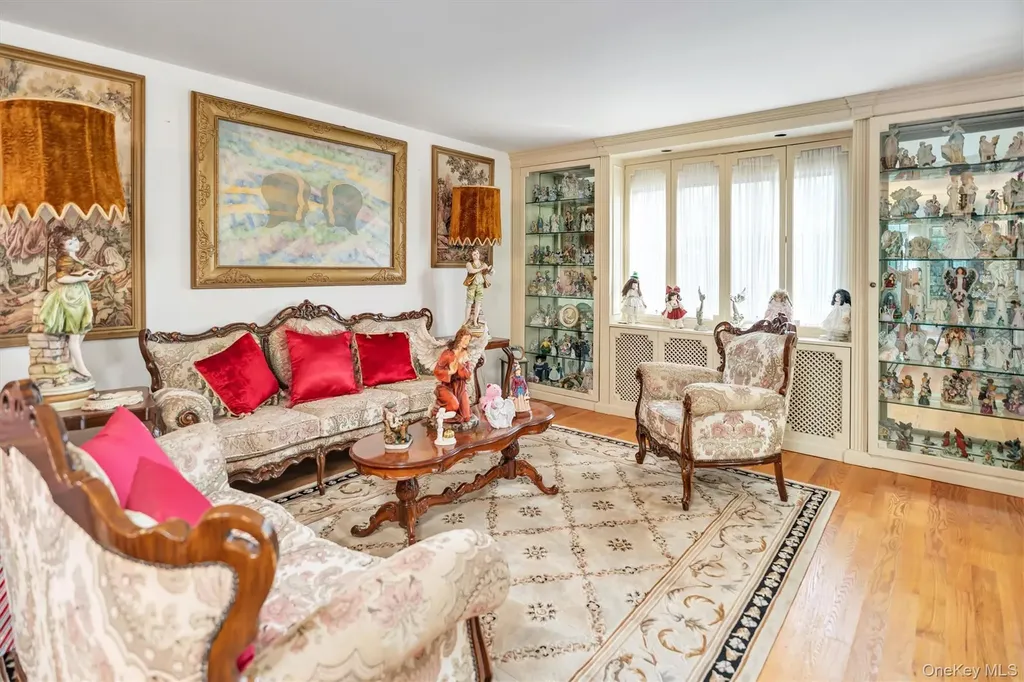 34 W 2nd Street Freeport NY 11520