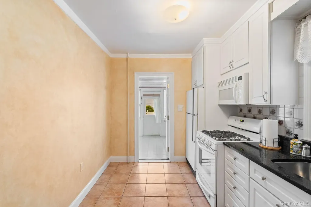43-52 169 Street Flushing NY 11358