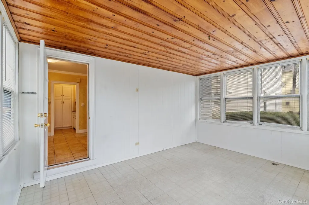 43-52 169 Street Flushing NY 11358
