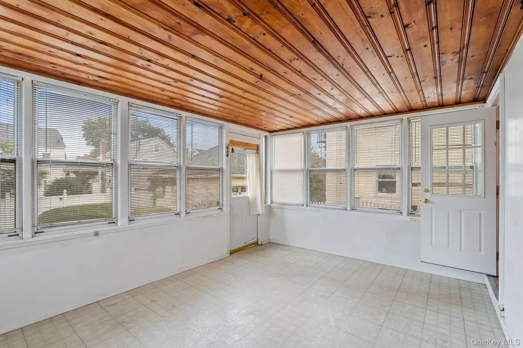 43-52 169 Street Flushing NY 11358
