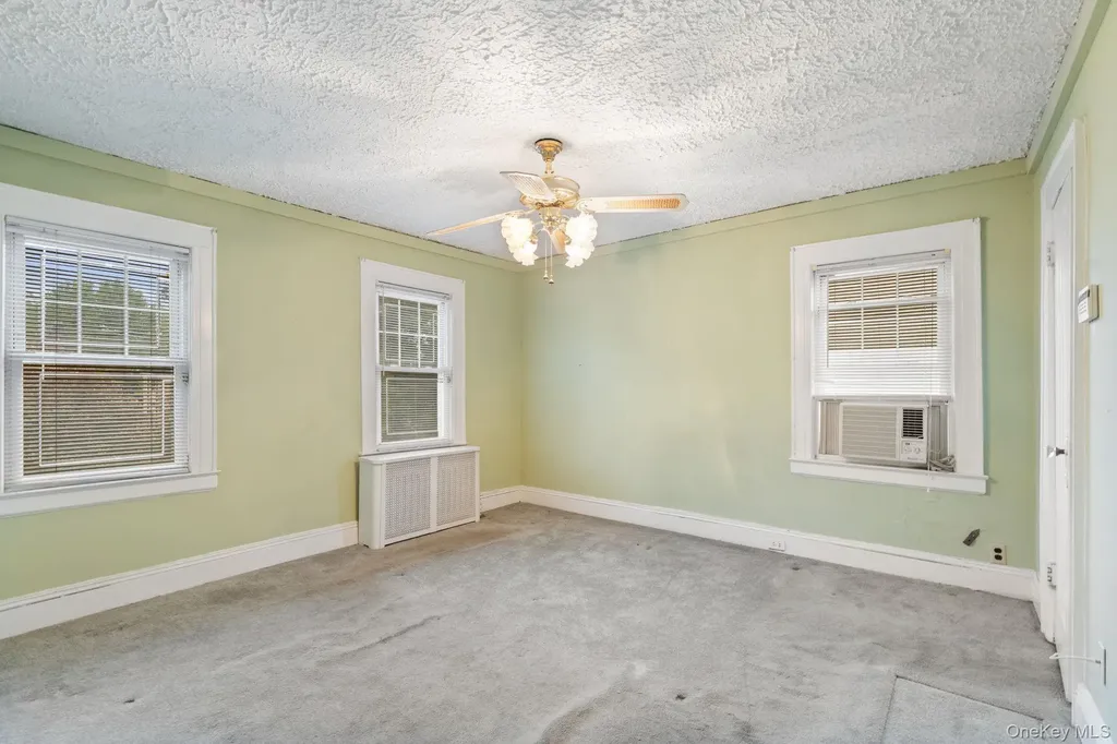 43-52 169 Street Flushing NY 11358