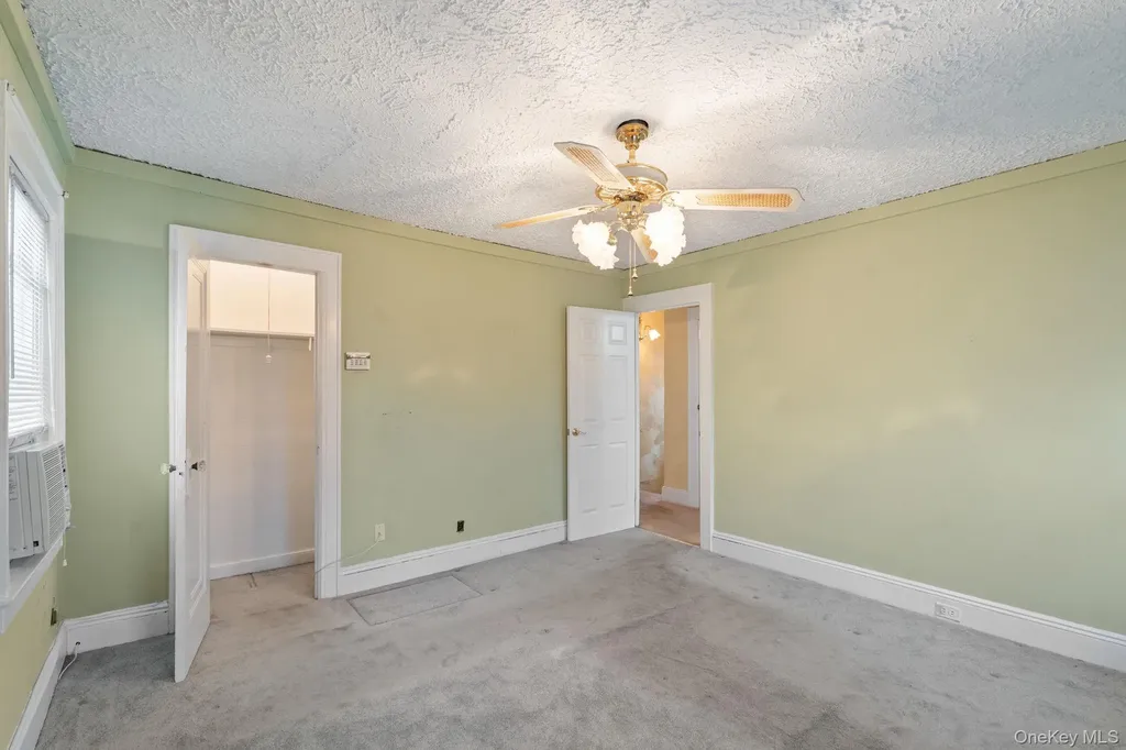 43-52 169 Street Flushing NY 11358