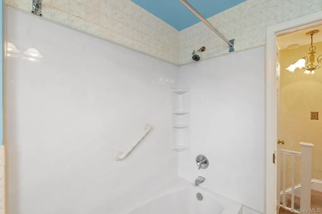 43-52 169 Street Flushing NY 11358