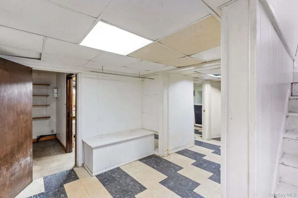 43-52 169 Street Flushing NY 11358