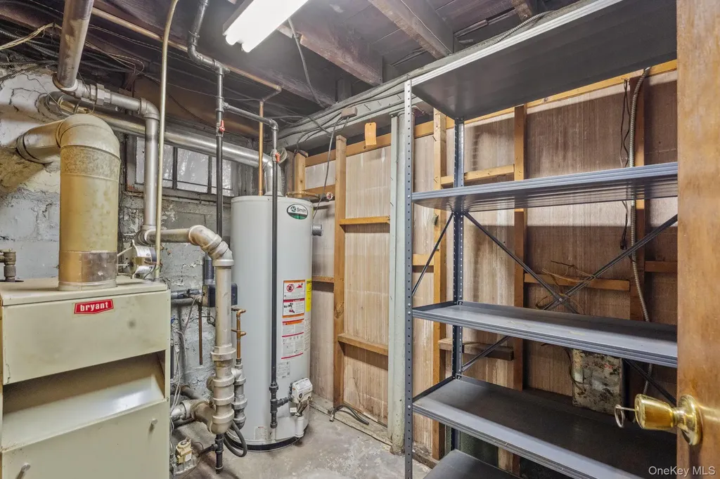 43-52 169 Street Flushing NY 11358