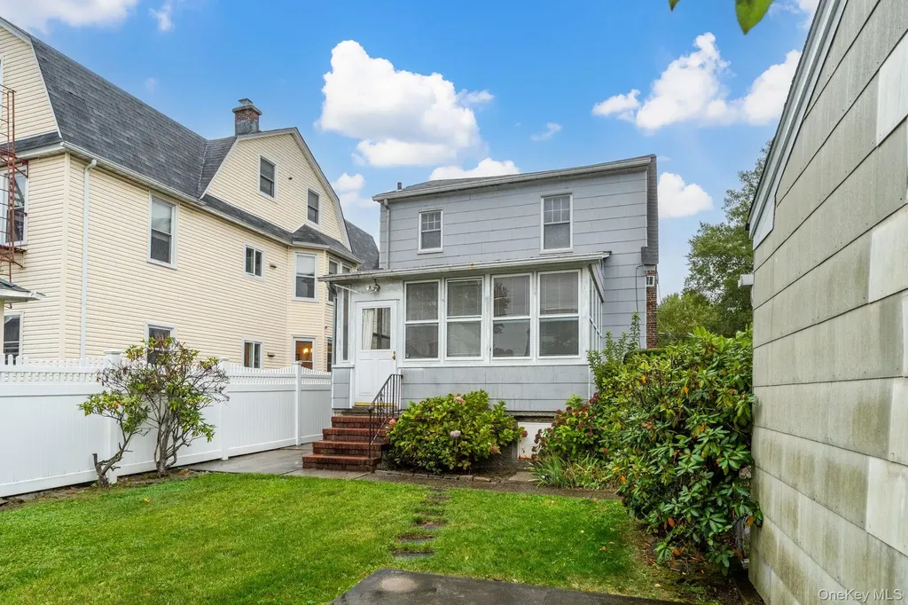 43-52 169 Street Flushing NY 11358