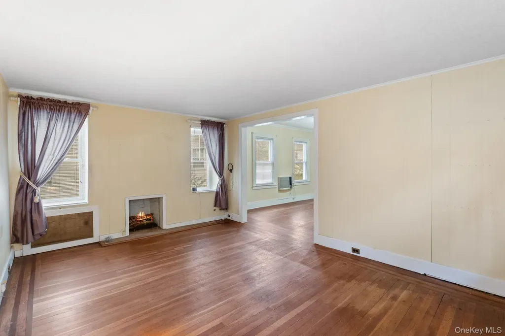 43-52 169 Street Flushing NY 11358
