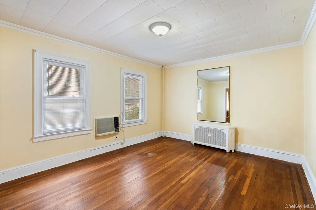 43-52 169 Street Flushing NY 11358