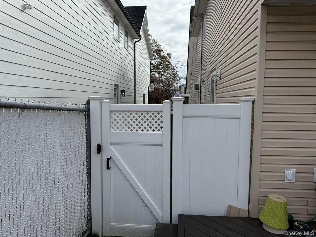 867 Sinclair Avenue Staten Island NY 10309