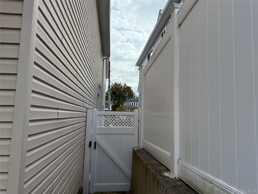 867 Sinclair Avenue Staten Island NY 10309