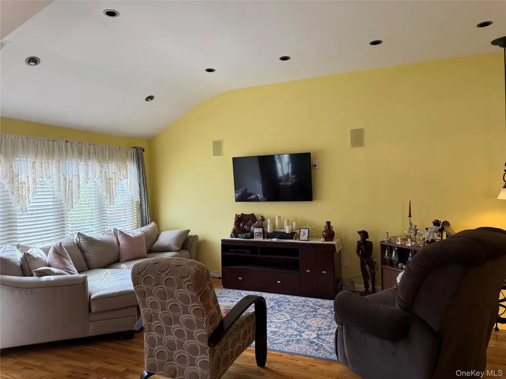 867 Sinclair Avenue Staten Island NY 10309
