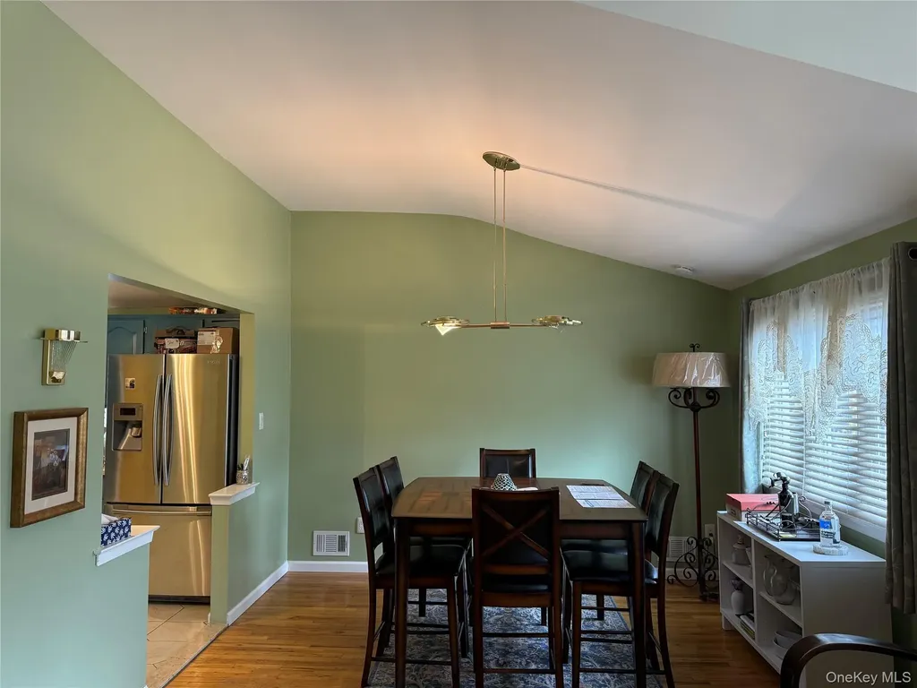 867 Sinclair Avenue Staten Island NY 10309