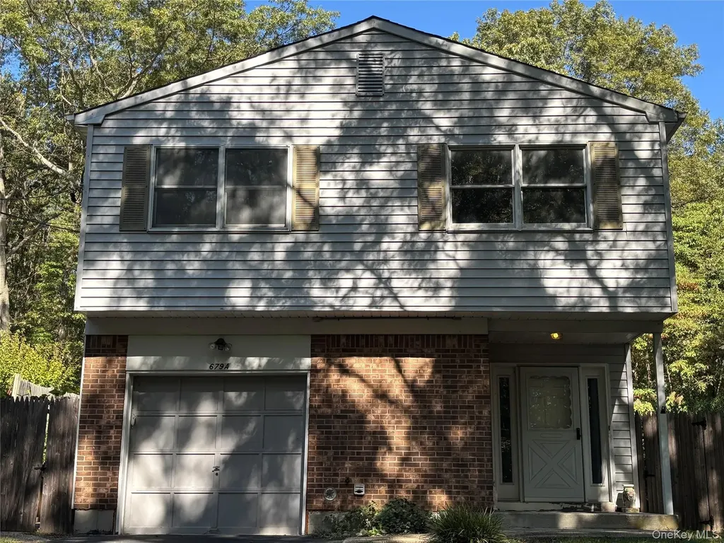 679A Meadow Road Smithtown NY 11787