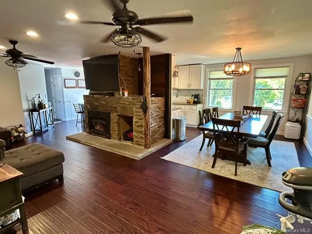 32 Greentree Drive N Hyde Park NY 12538