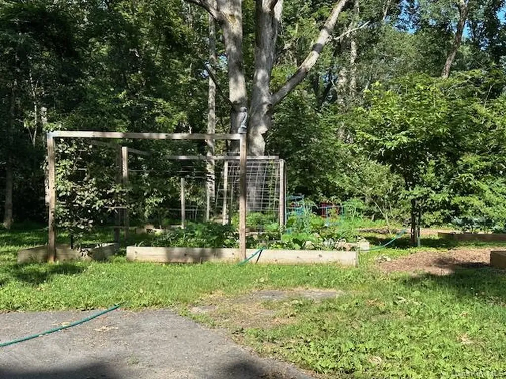 32 Greentree Drive N Hyde Park NY 12538