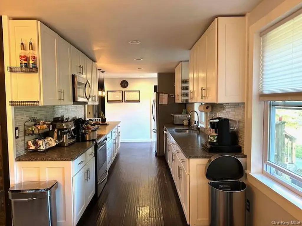 32 Greentree Drive N Hyde Park NY 12538