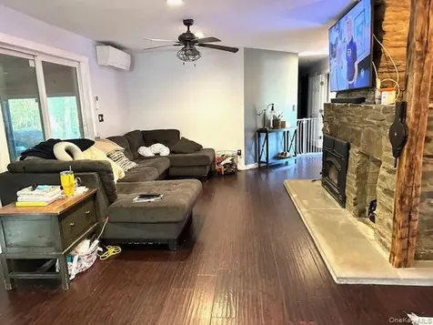 32 Greentree Drive N Hyde Park NY 12538