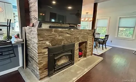 32 Greentree Drive N Hyde Park NY 12538