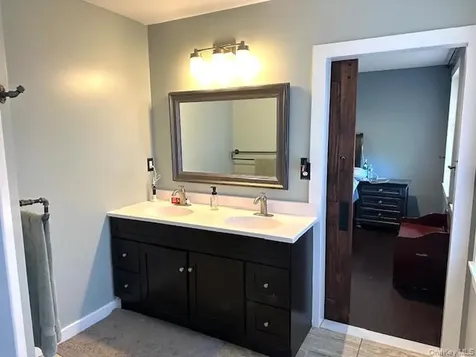 32 Greentree Drive N Hyde Park NY 12538