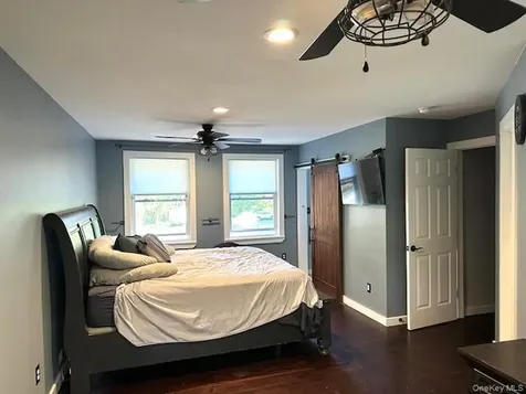 32 Greentree Drive N Hyde Park NY 12538