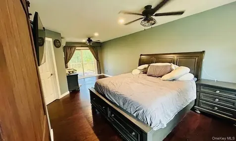 32 Greentree Drive N Hyde Park NY 12538