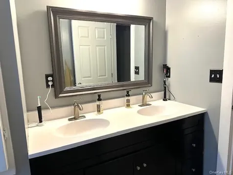 32 Greentree Drive N Hyde Park NY 12538