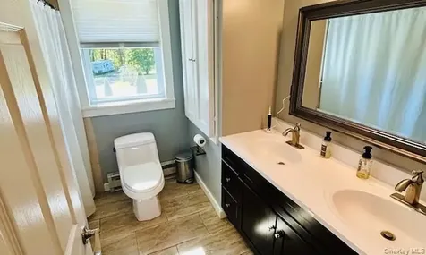 32 Greentree Drive N Hyde Park NY 12538