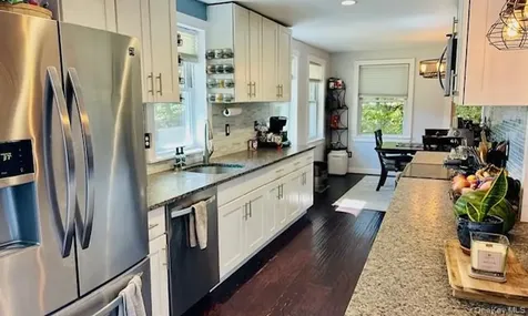 32 Greentree Drive N Hyde Park NY 12538