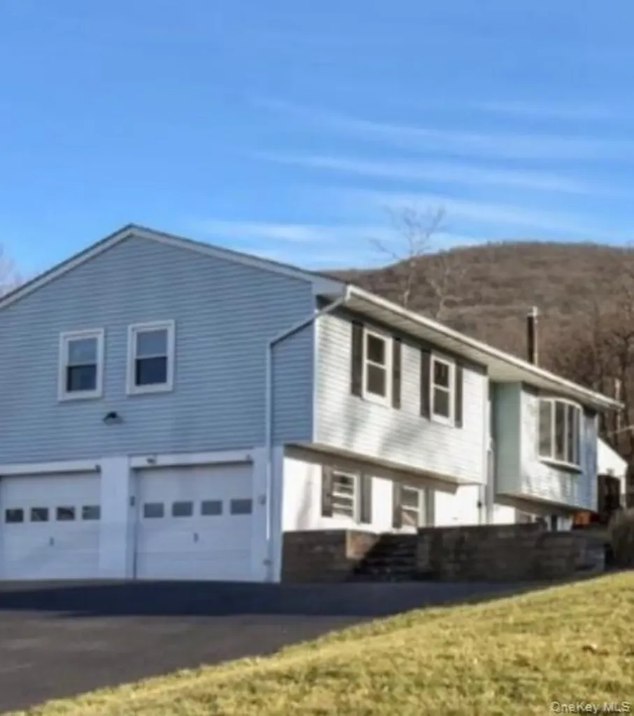 32 Willow Road Beacon NY 12508