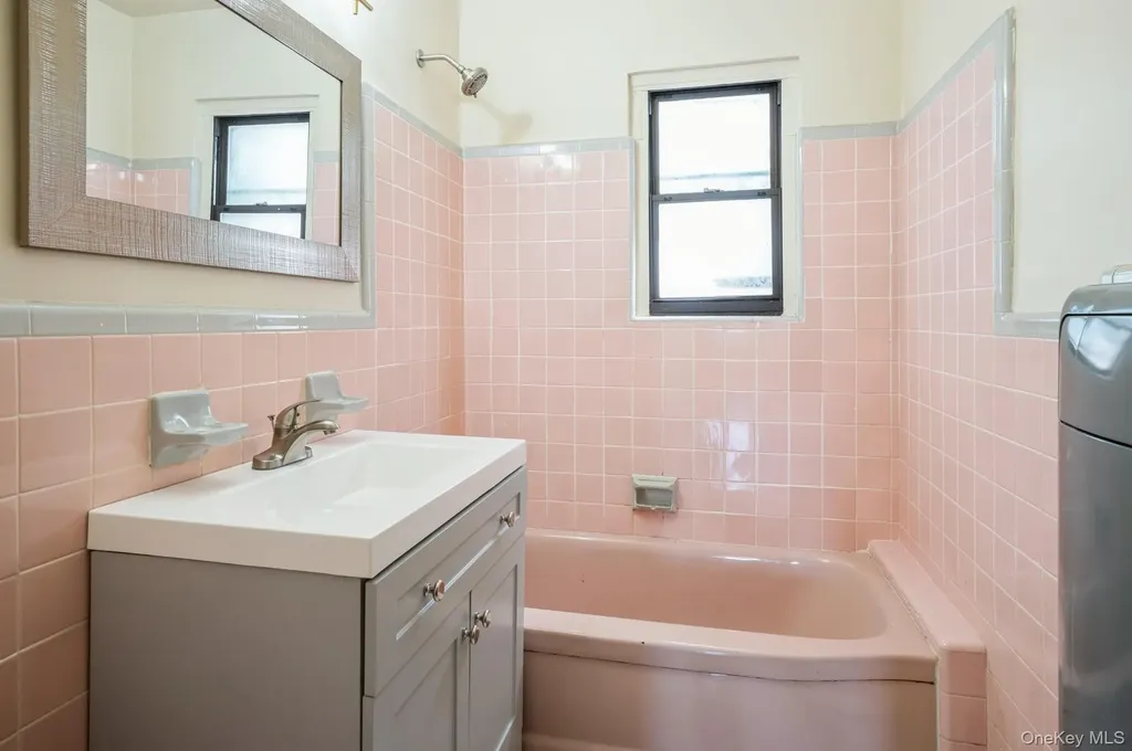 1149 East 219th Street Bronx NY 10469