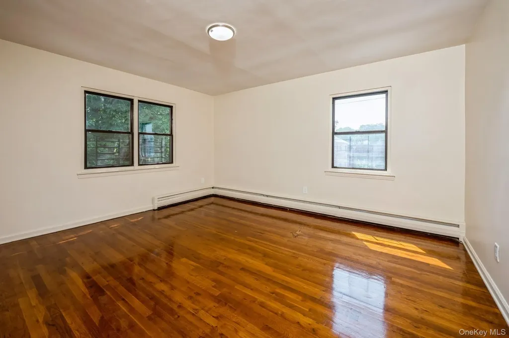 1149 East 219th Street Bronx NY 10469
