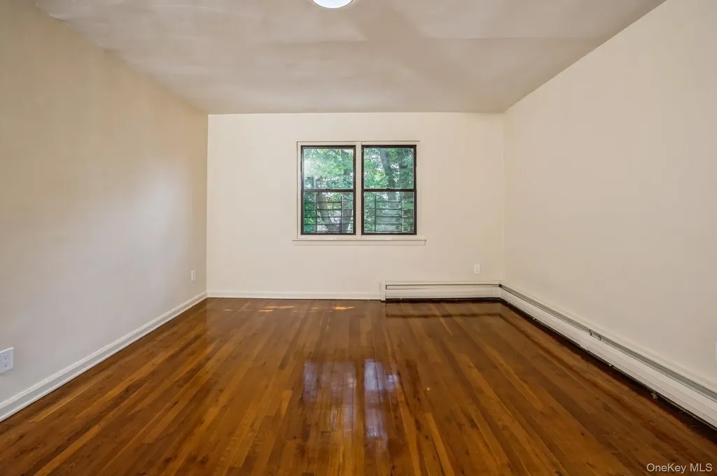 1149 East 219th Street Bronx NY 10469