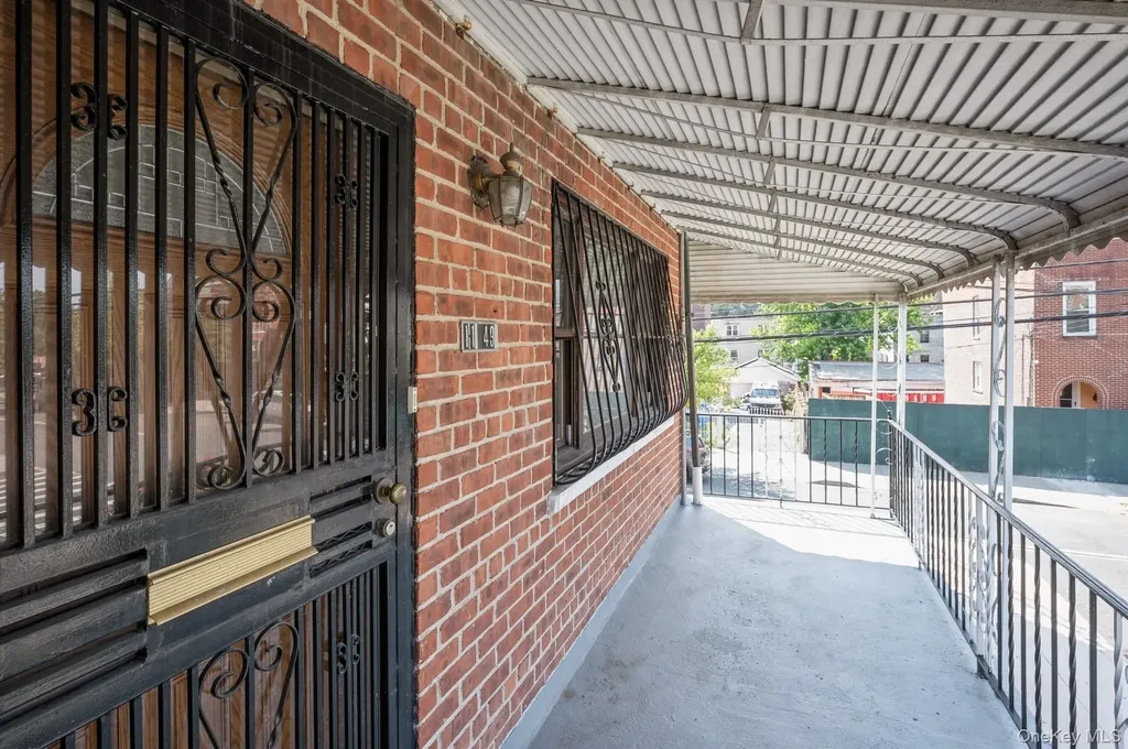 1149 East 219th Street Bronx NY 10469