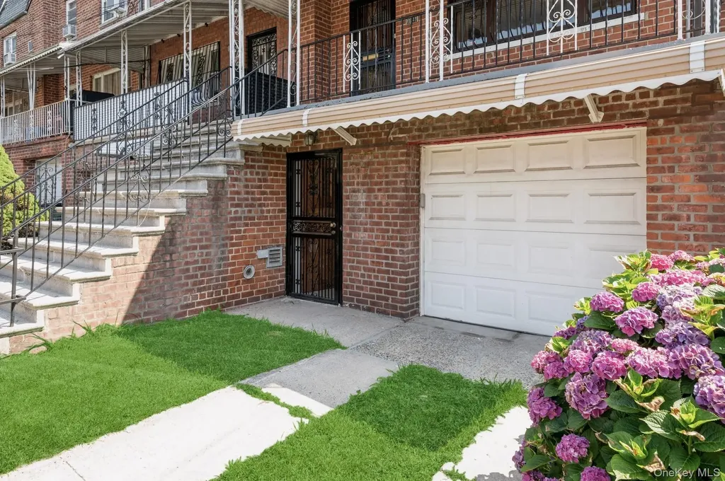 1149 East 219th Street Bronx NY 10469