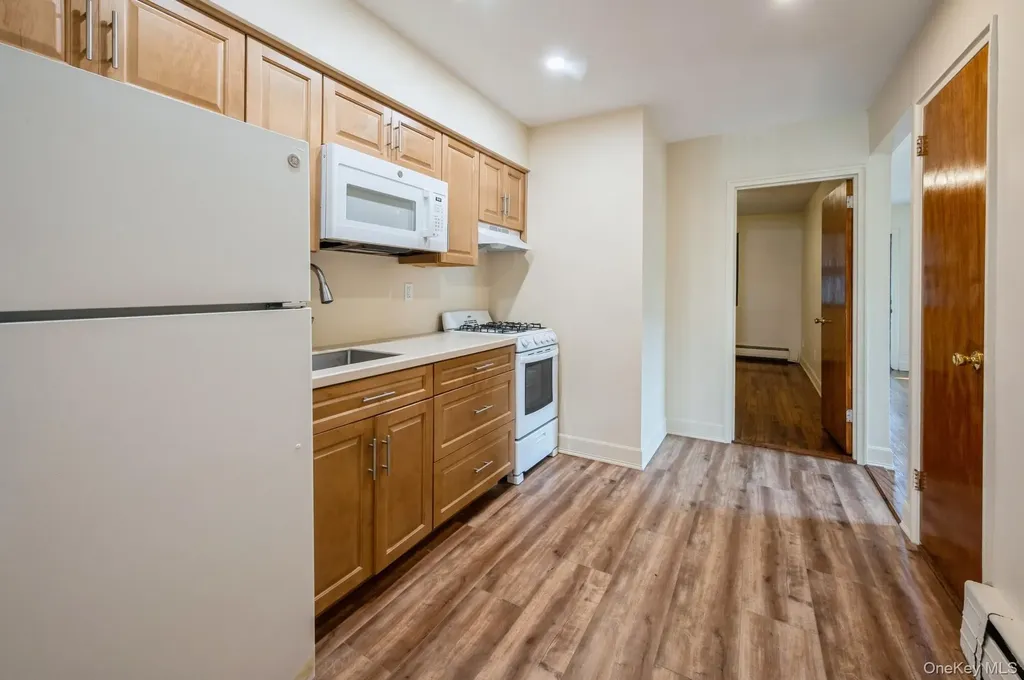 1149 East 219th Street Bronx NY 10469