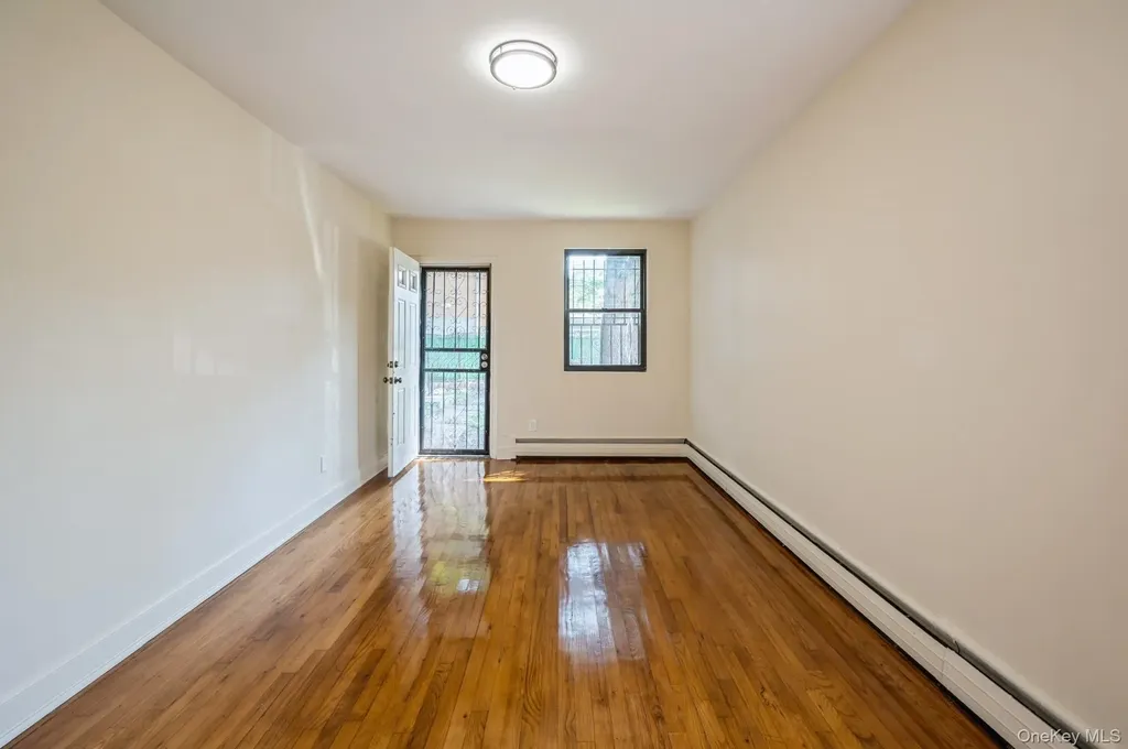 1149 East 219th Street Bronx NY 10469