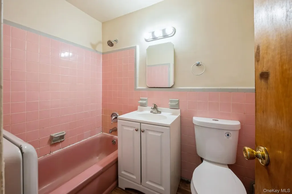 1149 East 219th Street Bronx NY 10469