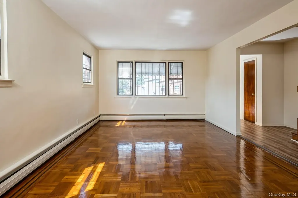 1149 East 219th Street Bronx NY 10469