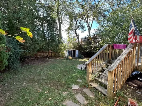 8 Bayard Avenue Bayville NY 11709