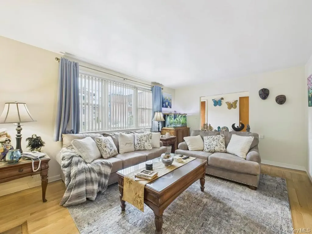 120-28 Graham Court Flushing NY 11354