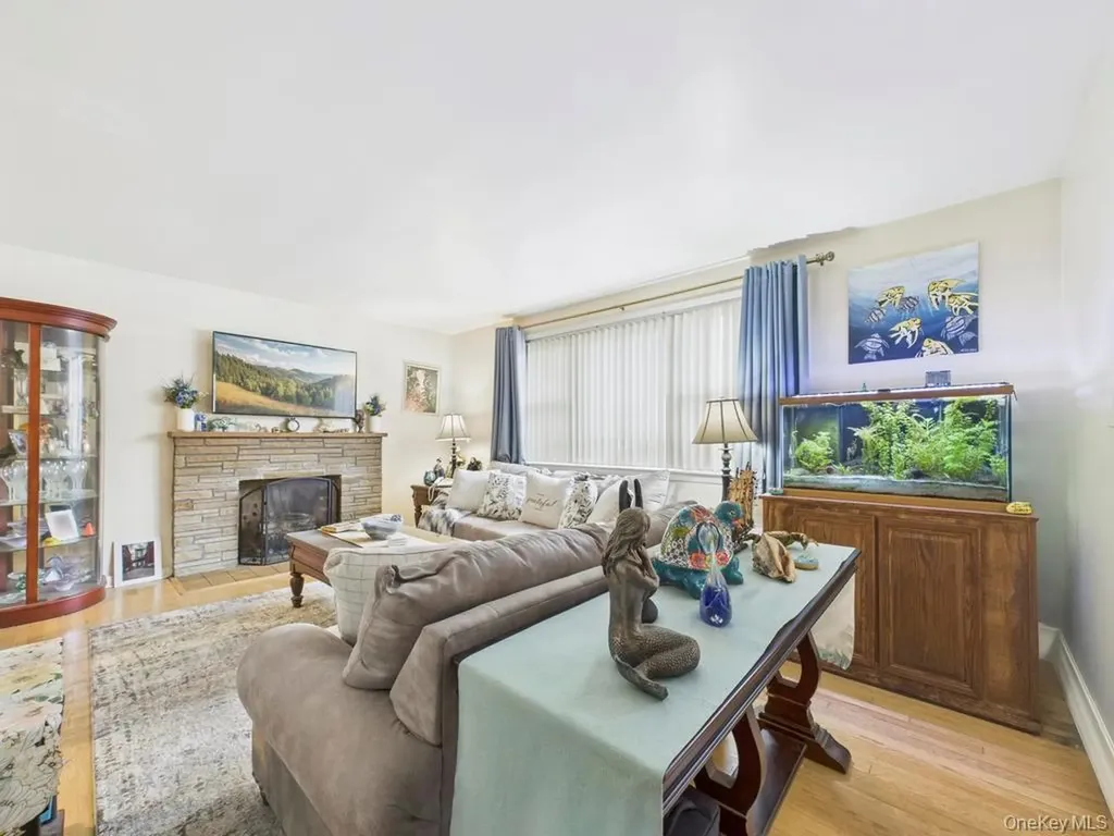 120-28 Graham Court Flushing NY 11354
