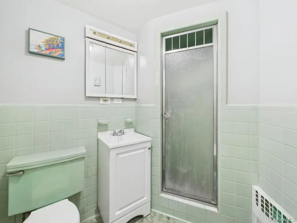 120-28 Graham Court Flushing NY 11354