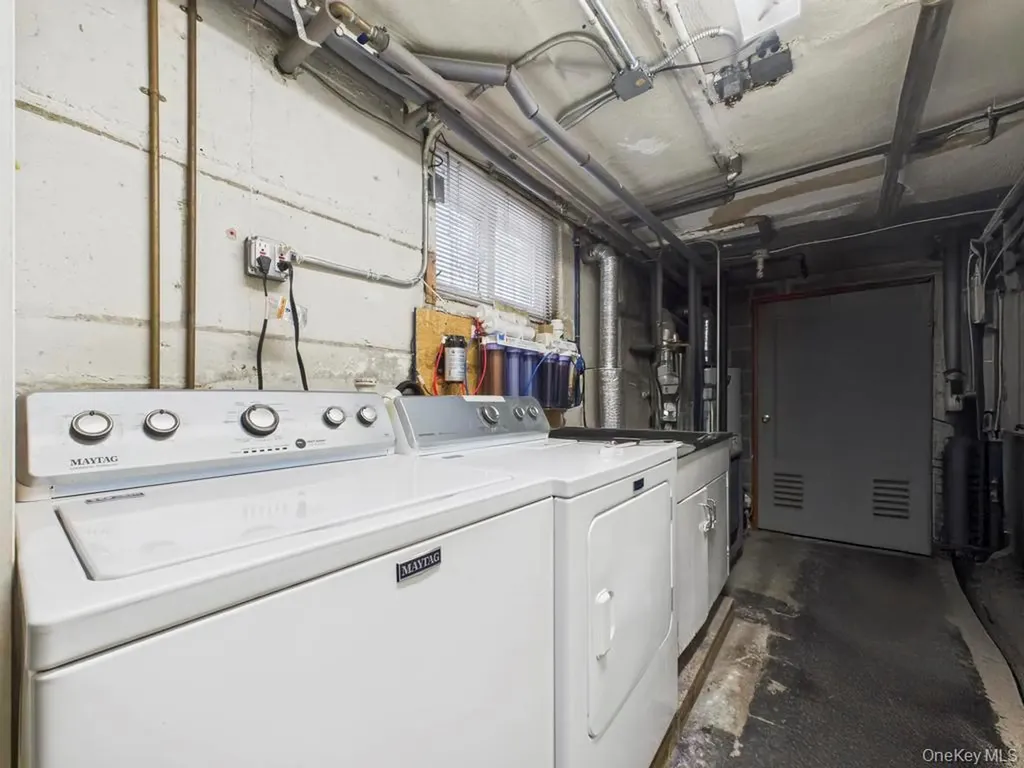 120-28 Graham Court Flushing NY 11354