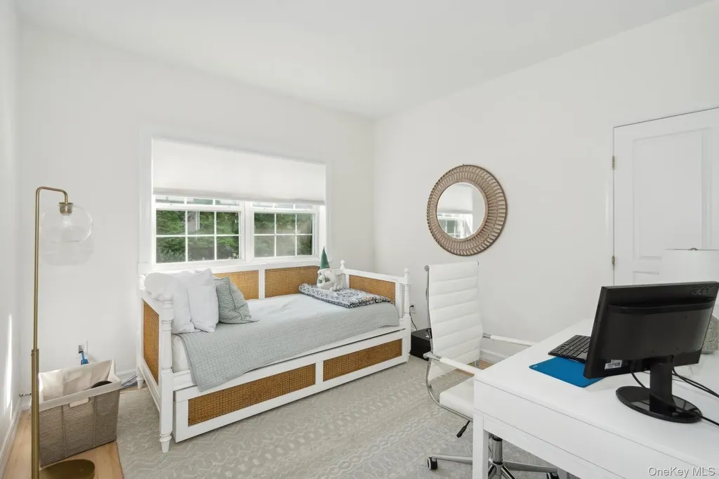 35 Hollow Lane Westhampton NY 11977