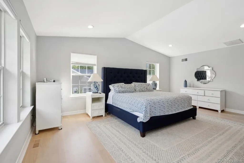 35 Hollow Lane Westhampton NY 11977