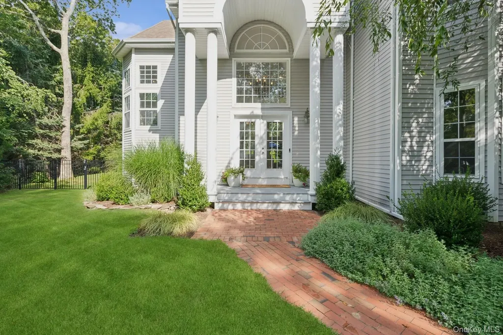 35 Hollow Lane Westhampton NY 11977