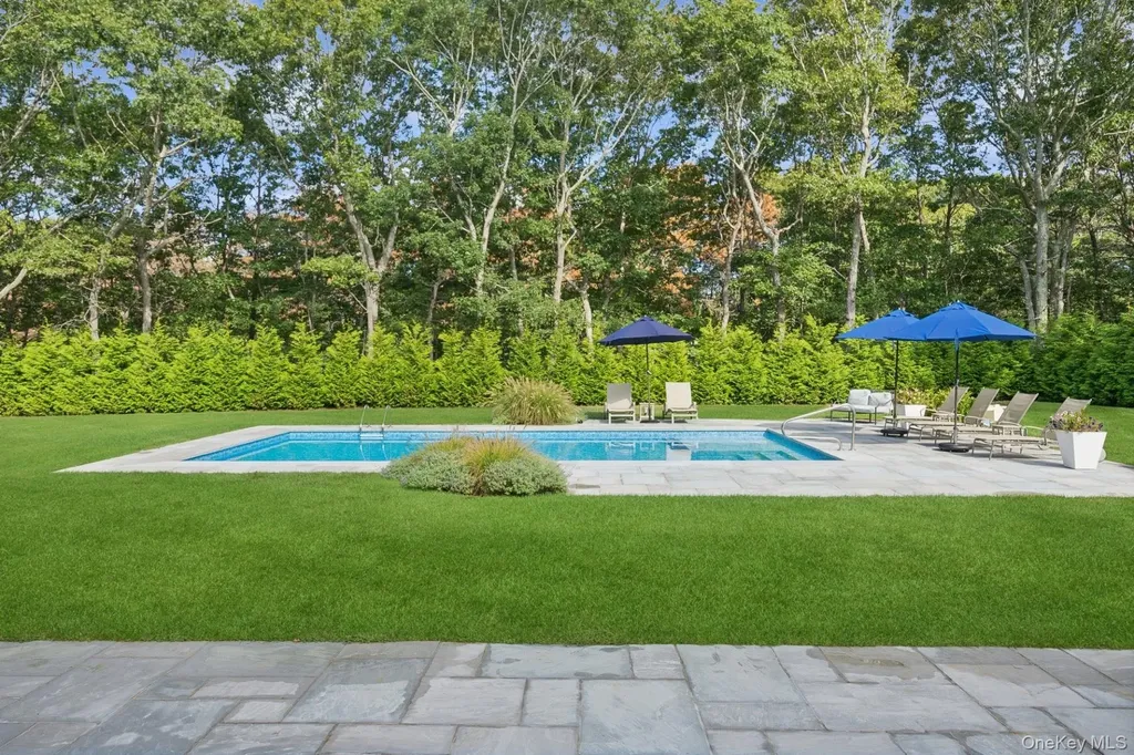 35 Hollow Lane Westhampton NY 11977